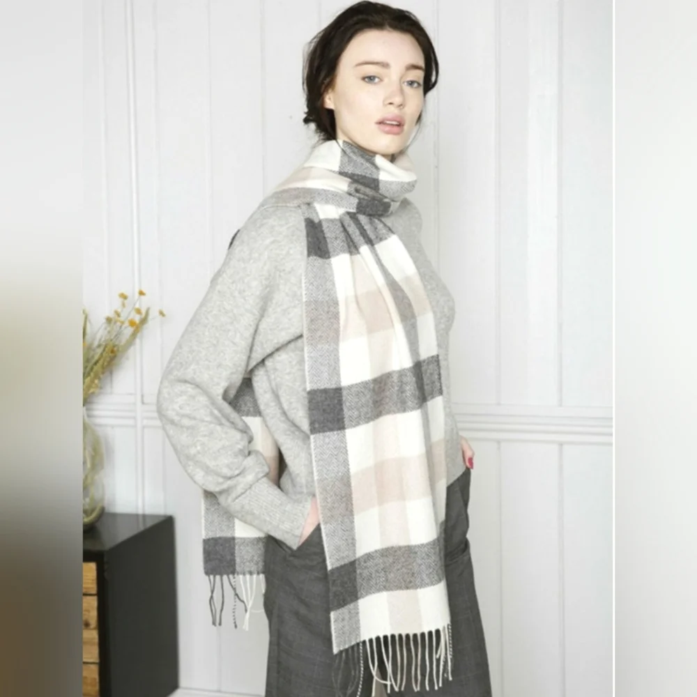 FOXFORD Lambswool Fringed Scarf- Neutral Block